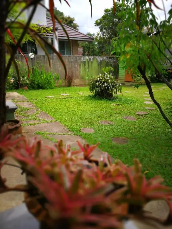 Baan Bua Guest House hotel in Chiang Rai