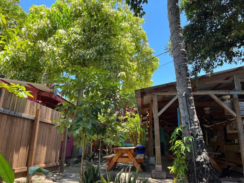 Banana Bungalow Maui Hostel hotel in Wailuku