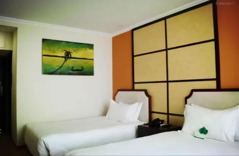 Bintumani Hotel hotel interior