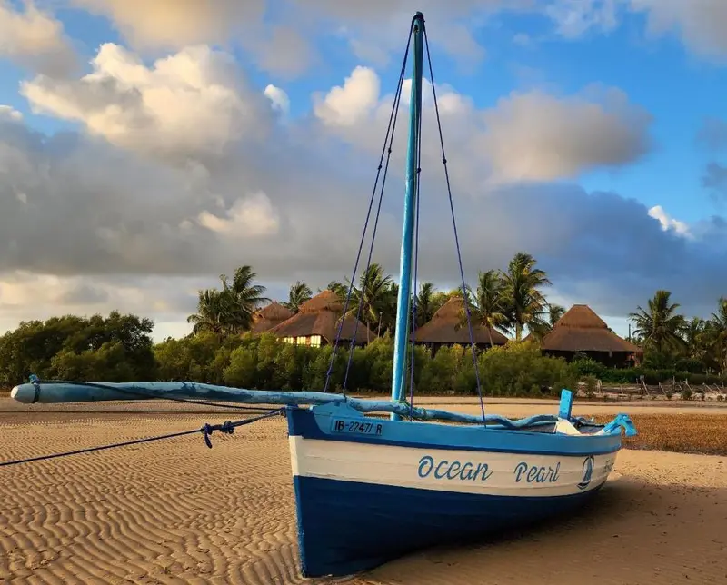 Dugong Beach Lodge hotel in Benguerra Island