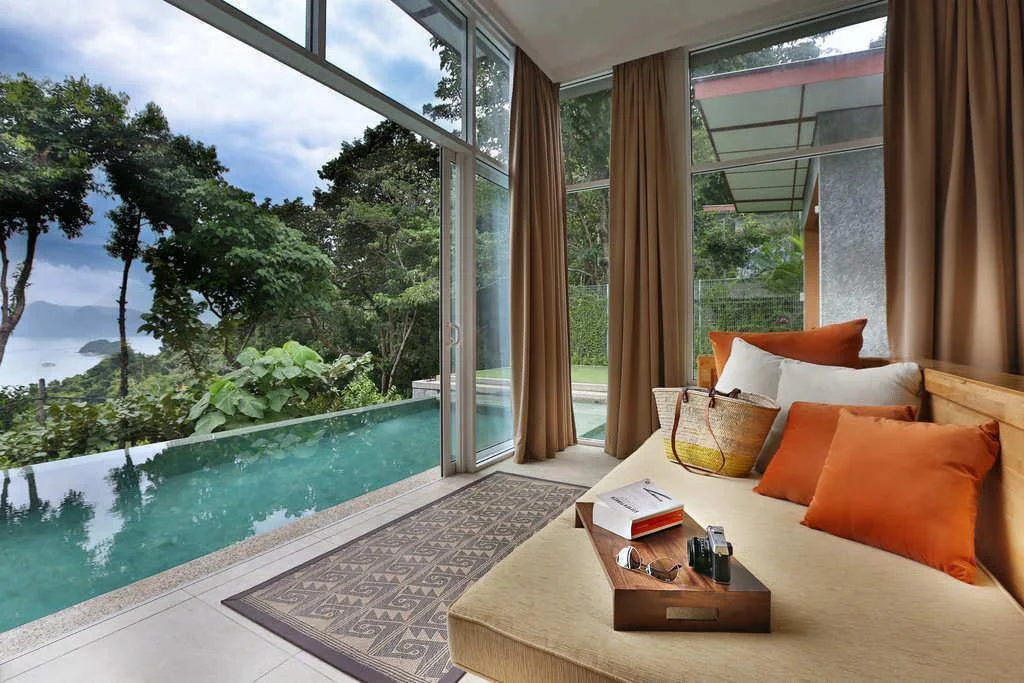 Ambong Pool Villas hotel in Pantai Tengah