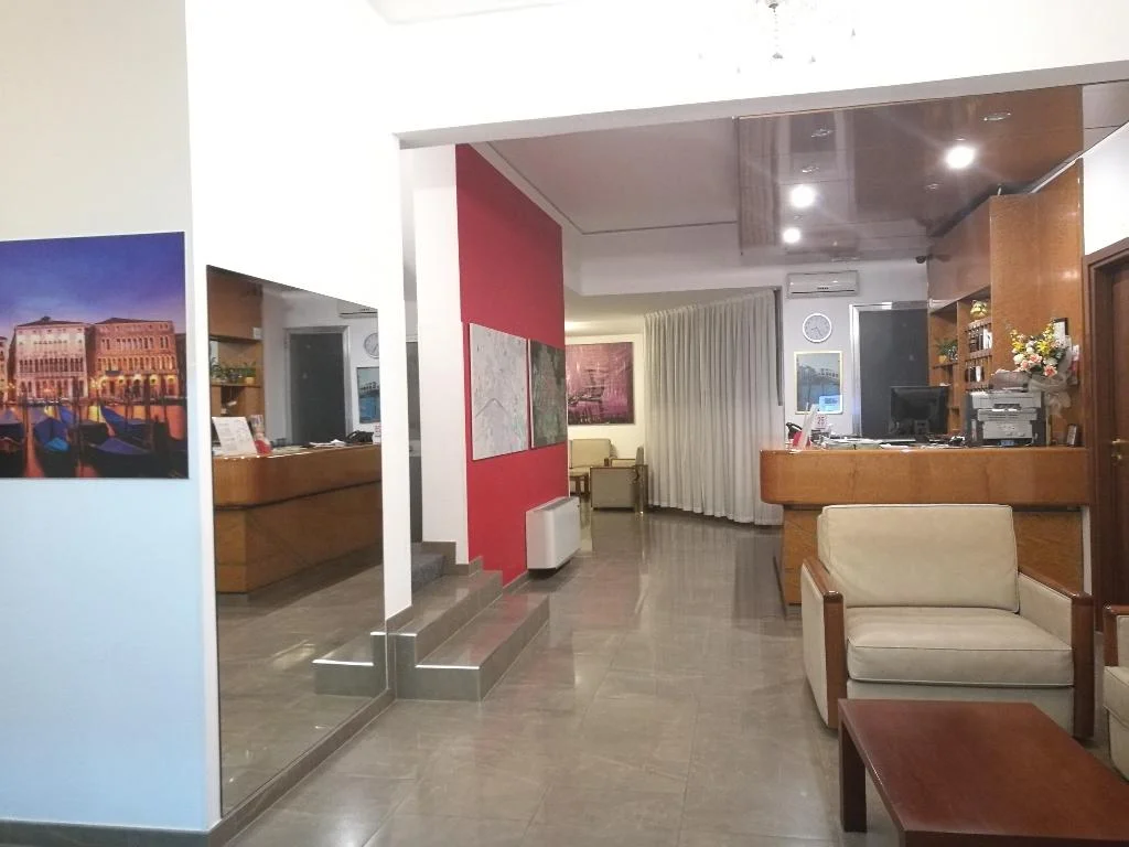 Aurora Hotel en Constitution Square, Kharkiv