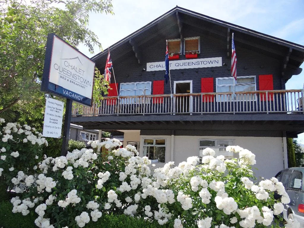 Base Queenstown hotel in Queenstown