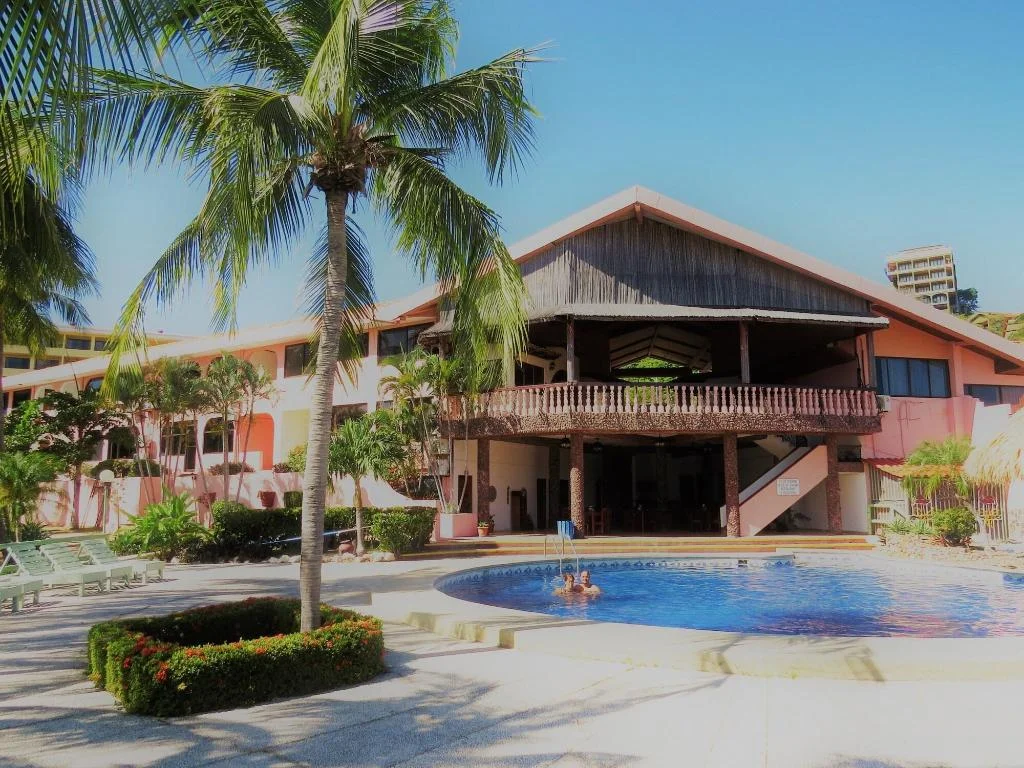 Flamingo Cat Ba Resort hotel in Cat Ba Island