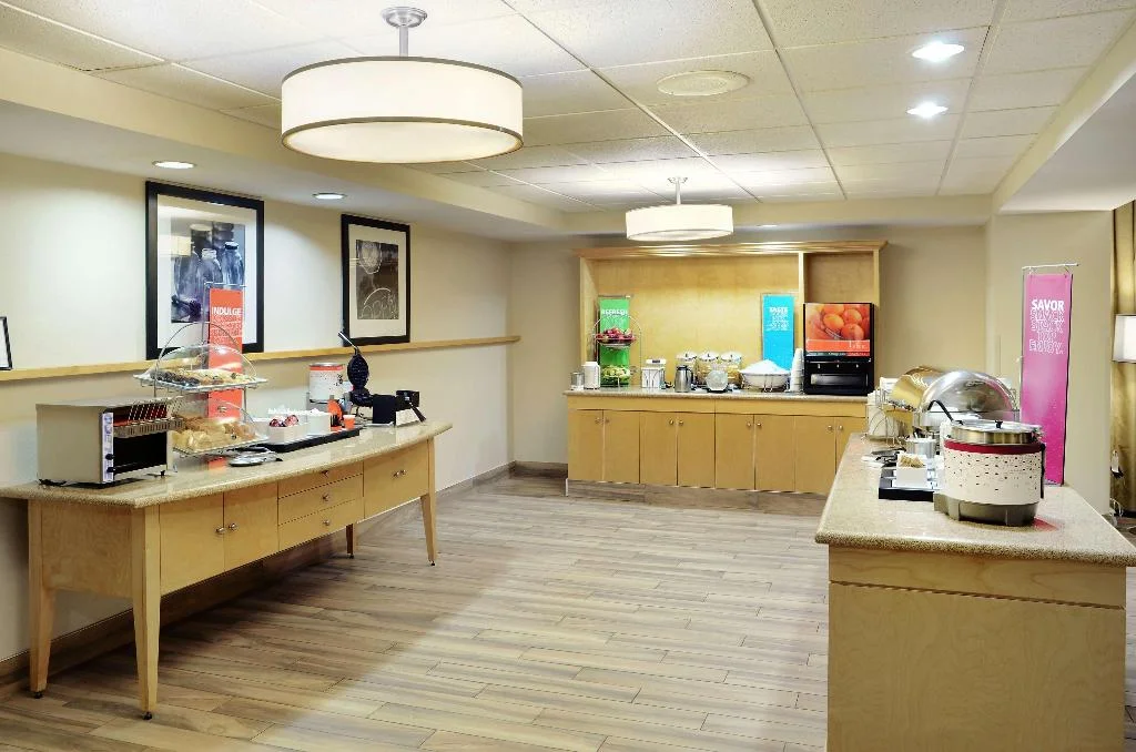 Hampton Inn and Suites by Hilton Grand Cayman hotel in George Town