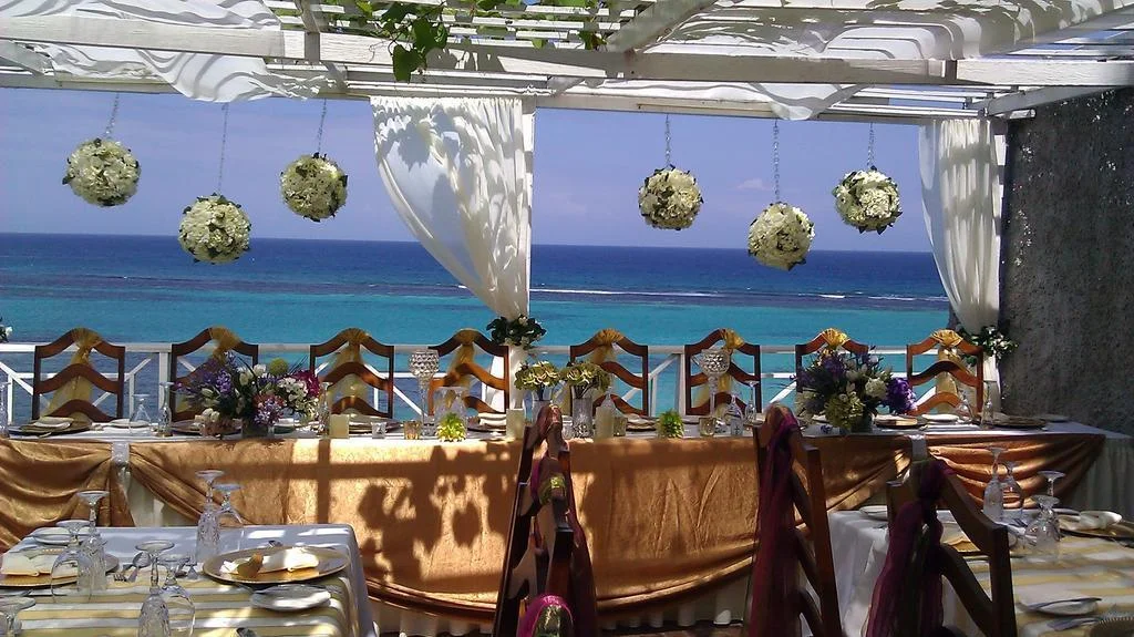Hibiscus Lodge Hotel hotel in Ocho Rios