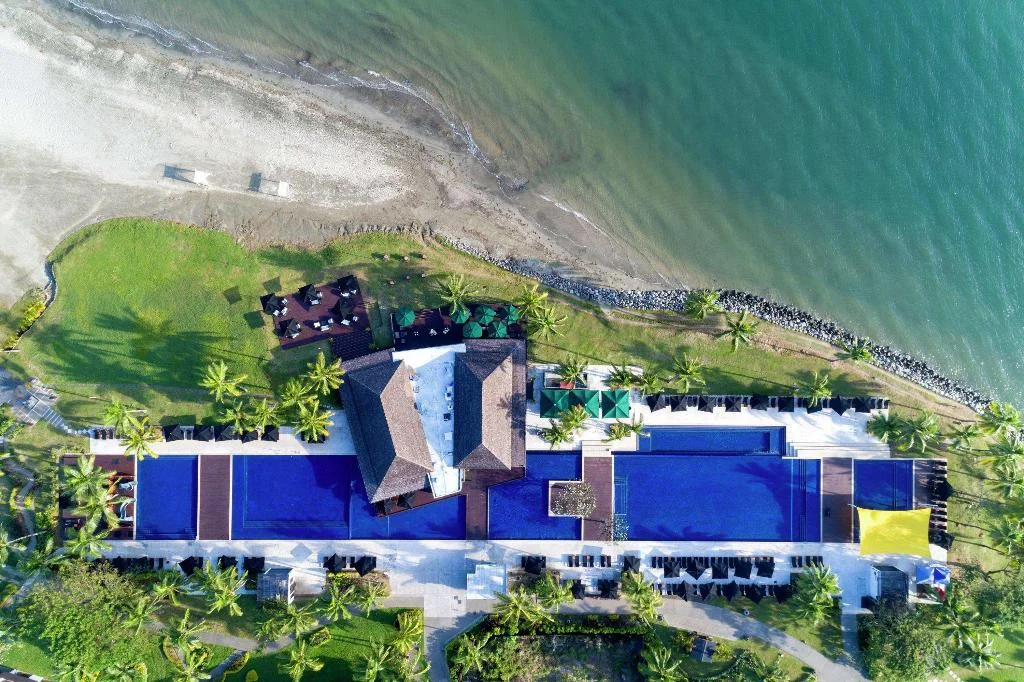 Hilton Fiji Beach Resort and Spa hotel in Denarau Island