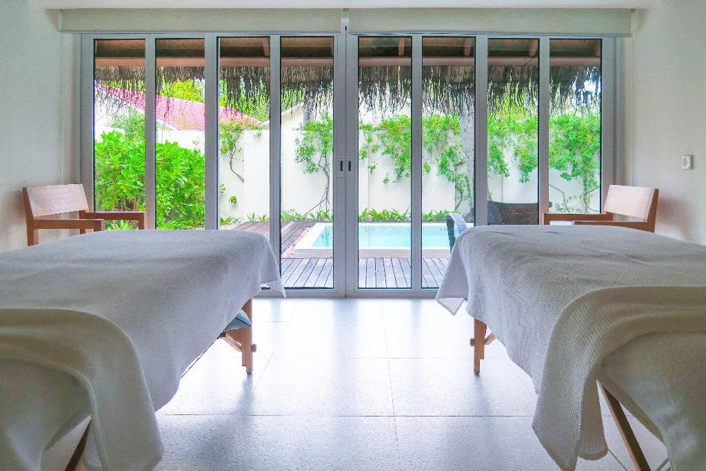 Holiday Inn Resort Kandooma Maldives hotel in Kandooma