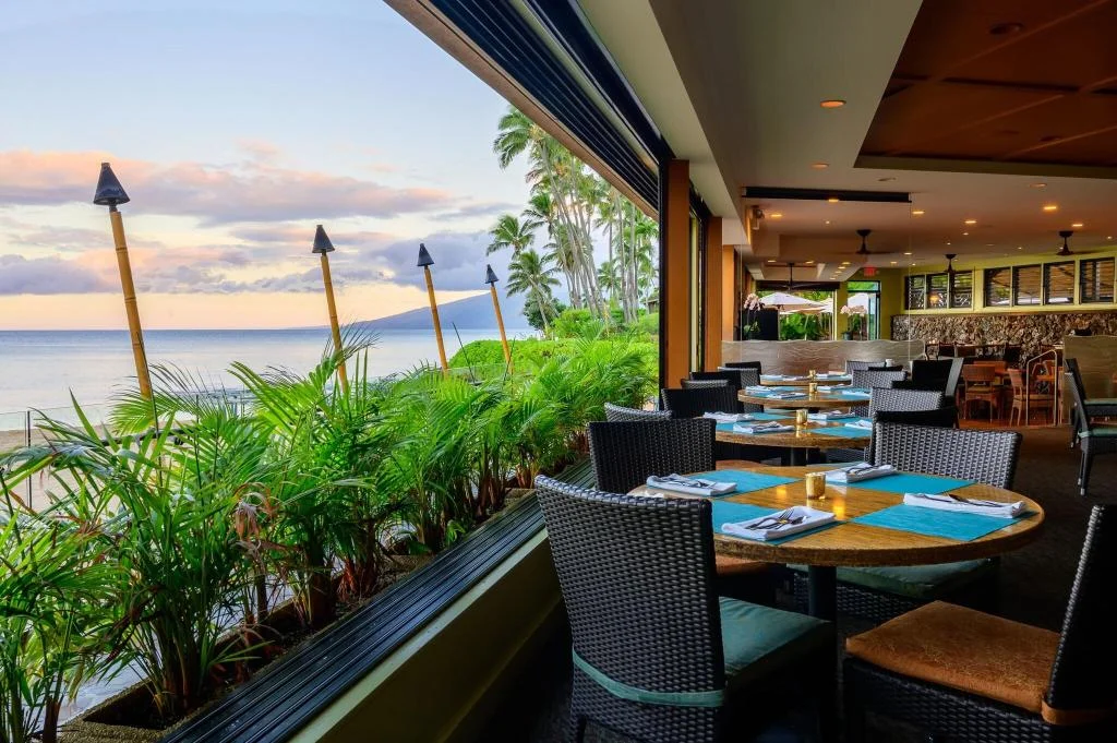 Napili Surf Beach Resort hotel in Napili