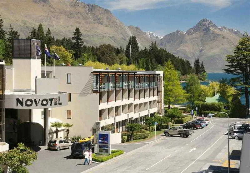 Novotel Queenstown Lakeside hotel in Queenstown