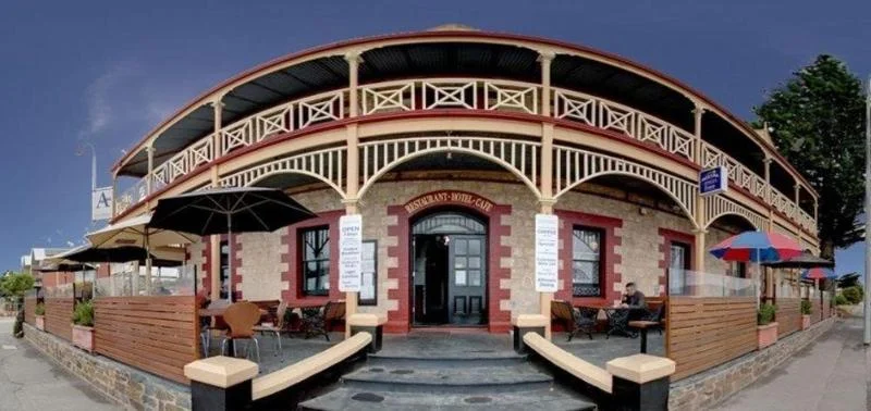 The Anchorage Beachfront Hotel hotel in West Bay