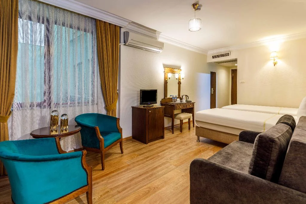 The Golden Crown Hotel hotel in Kandy