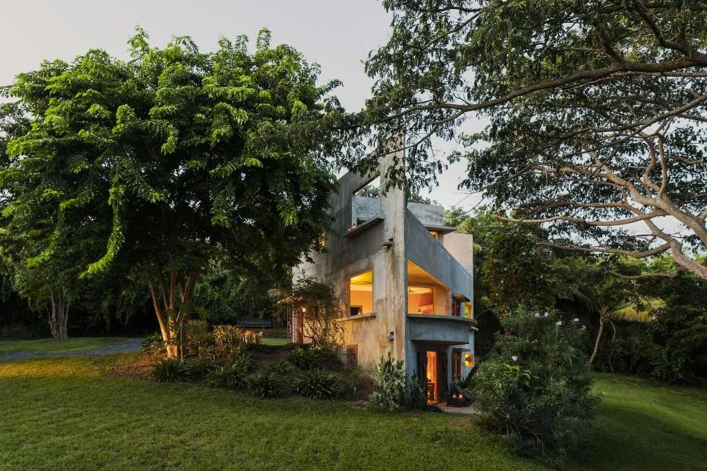 The Hix Island House hotel in Esperanza