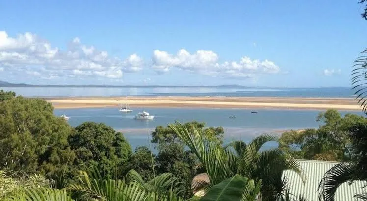 1770 Beach Shacks, Great Barrier Reef exterior view