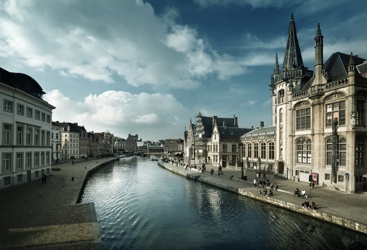 1898 The Post and Porter's house, Ghent exterior view