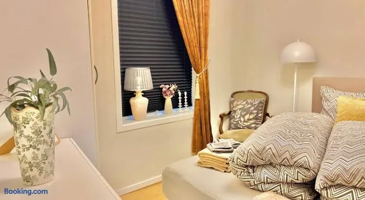 2 bedroom apartment historical downtown by the sea, Alesund exterior view
