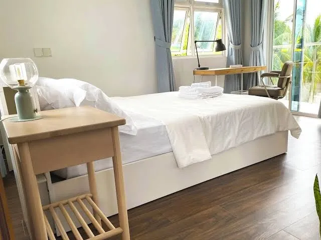 5-Bedroom Retreat, right next to Beach & Easy access to 3 Surf points!, Maafushi exterior view