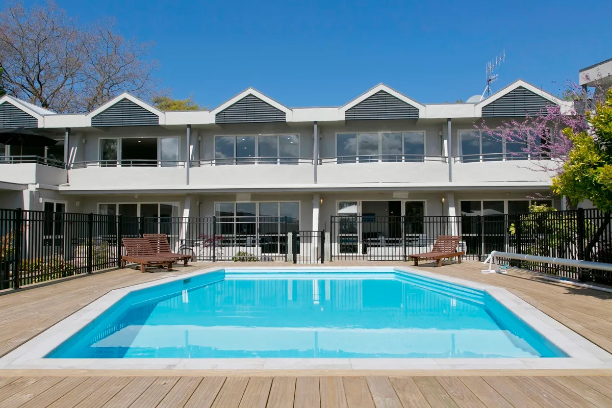 Anchorage Resort Taupo, Taupo exterior view