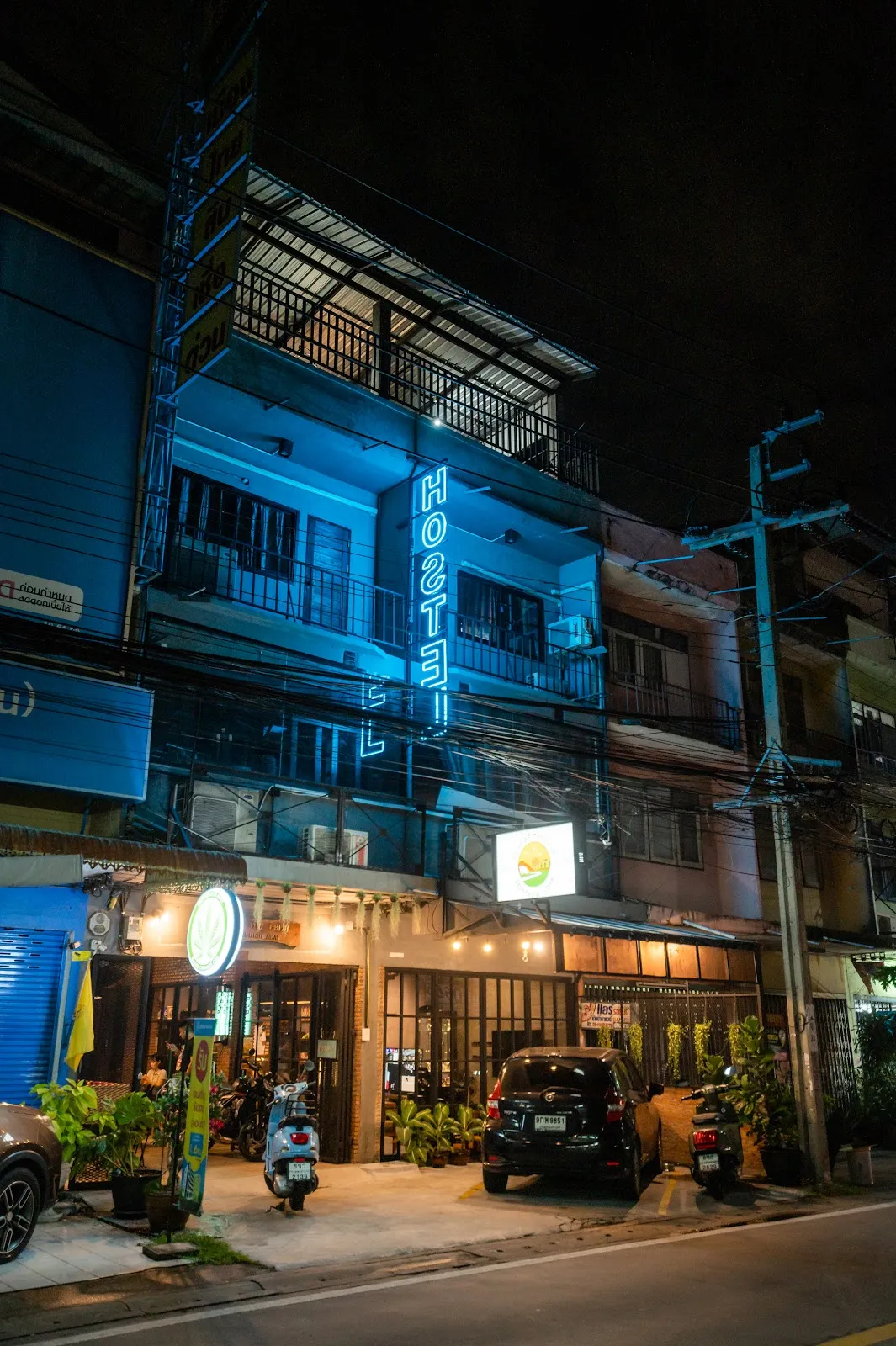 Another High Away Hostel - Bangkok, Bangkok exterior view