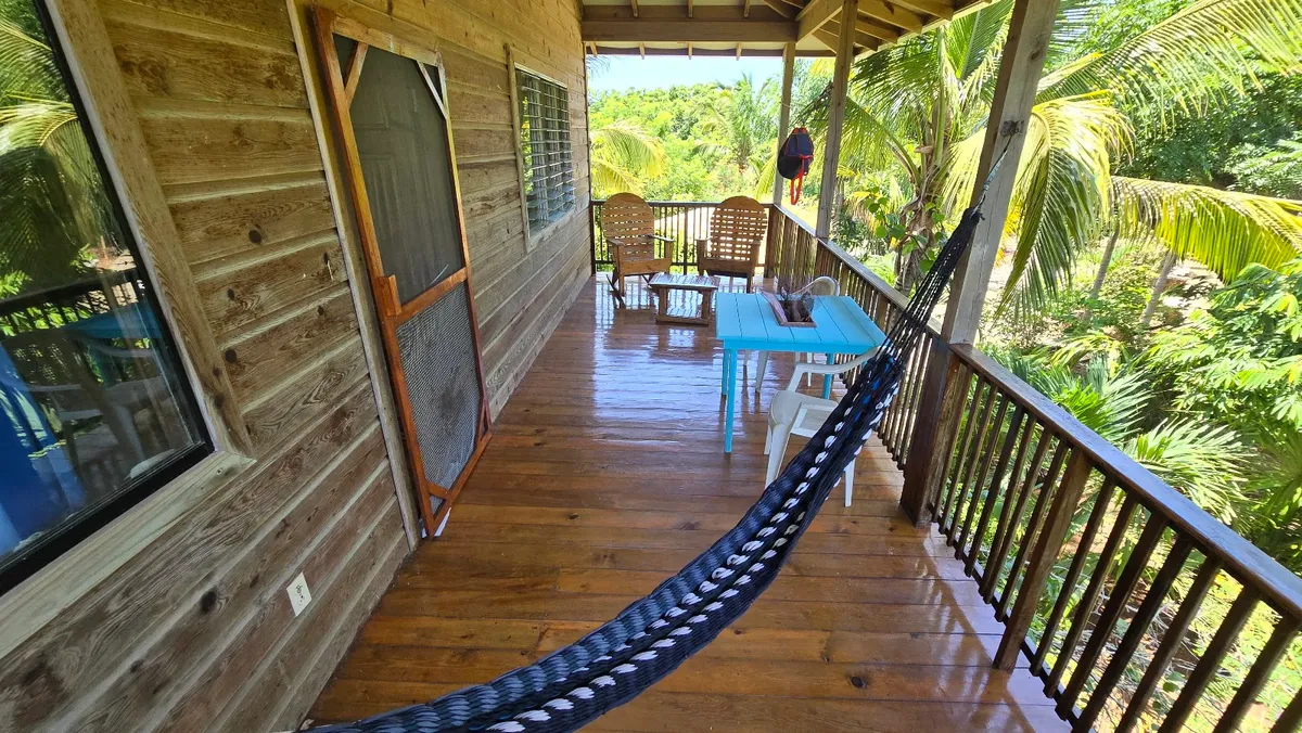 Apartments Chez Milady, Utila exterior view