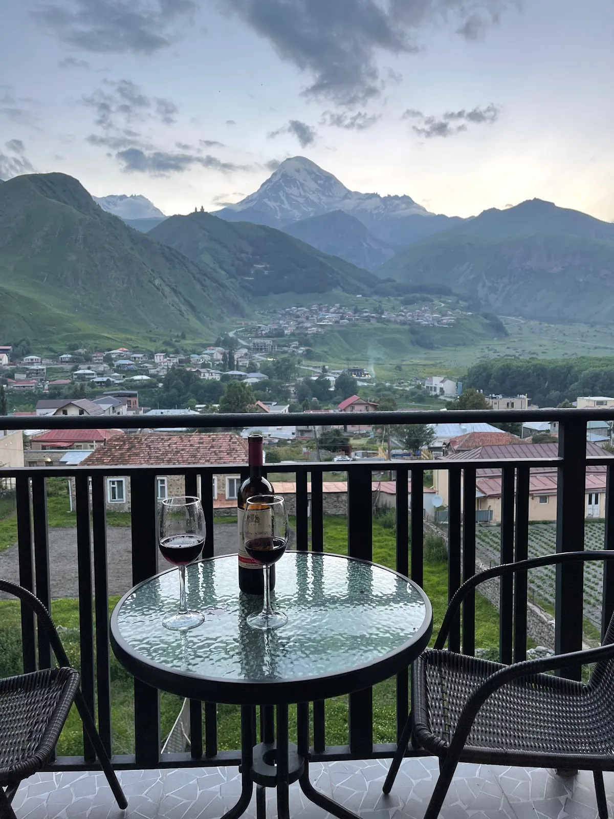 Aronia Kazbegi, Kazbegi exterior view