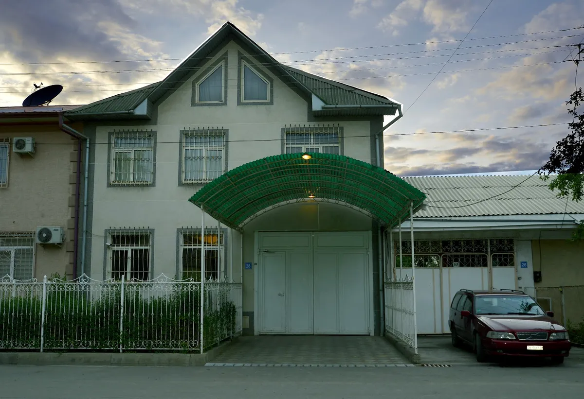 Astoria B&B Osh, Osh exterior view