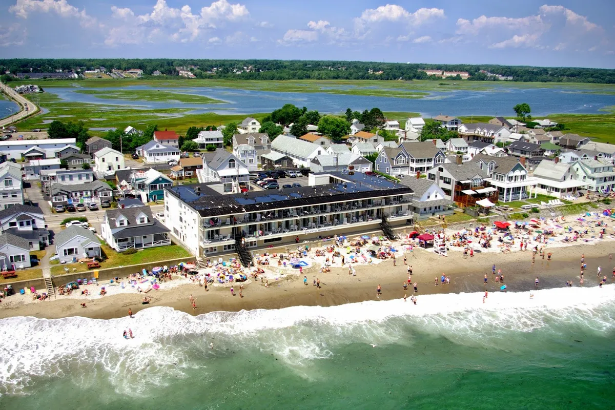 Atlantic Oceanfront Hotel, Seven Mile Beach exterior view