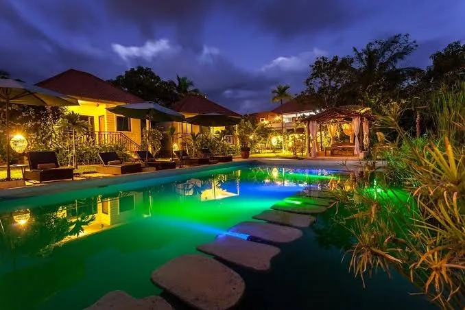 Au Cabaret Vert, Battambang exterior view