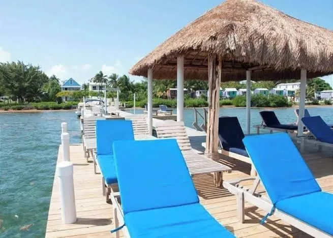 Barbara's Beach House - Three-Bedroom Apartment, Caye Caulker exterior view