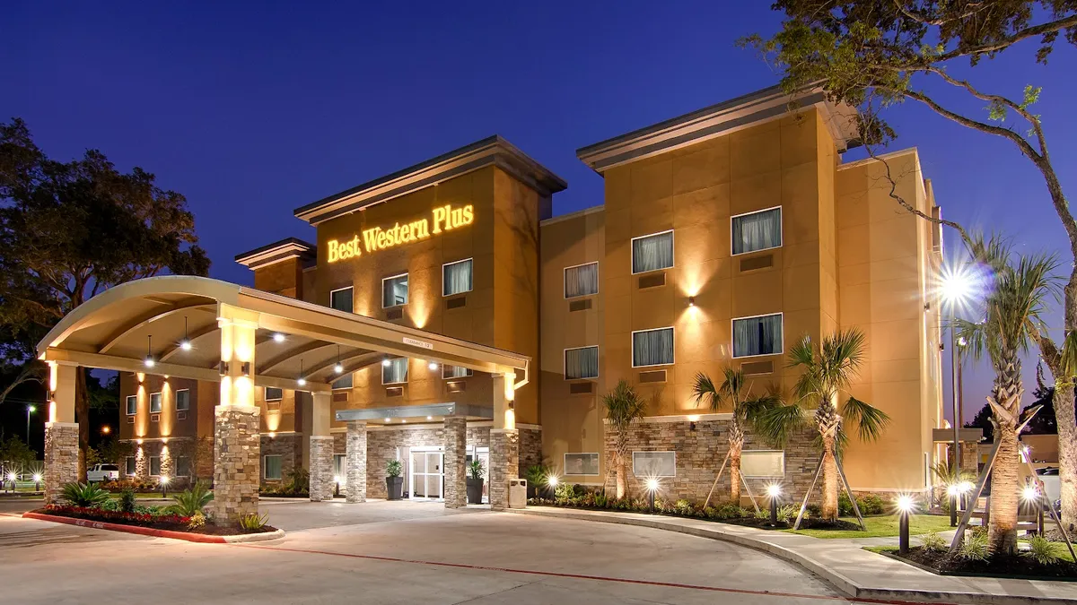 Best Western Plus Lake Jackson Inn & Suites, Freeport exterior view