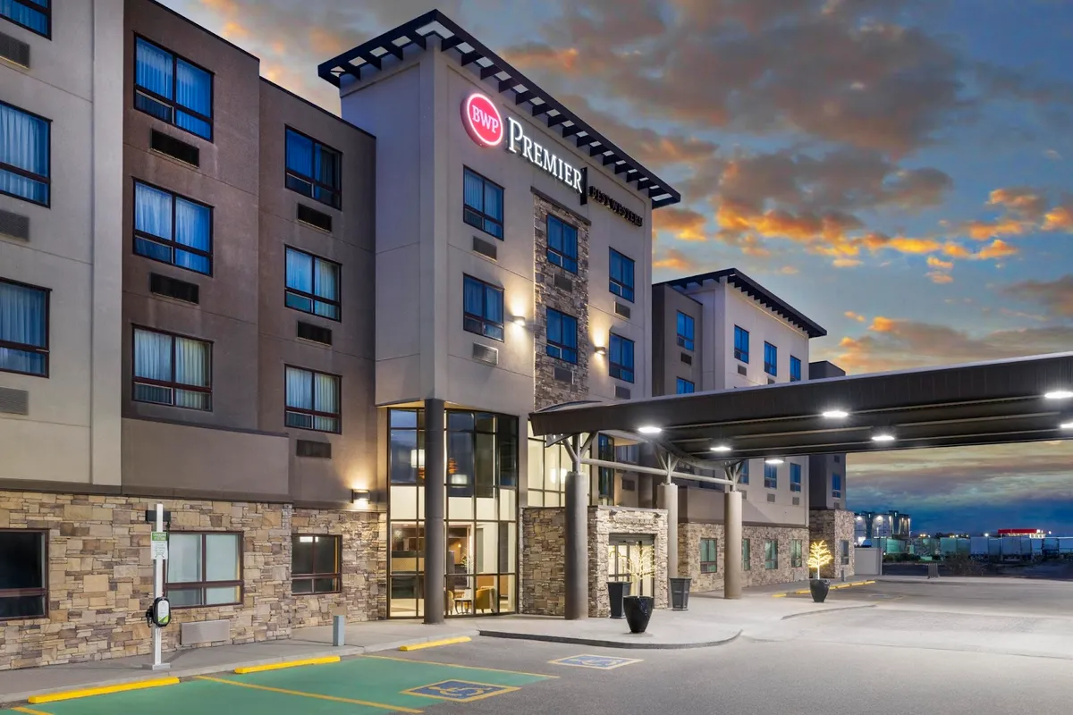 Best Western Premier Freeport Inn Calgary Airport, Calgary exterior view
