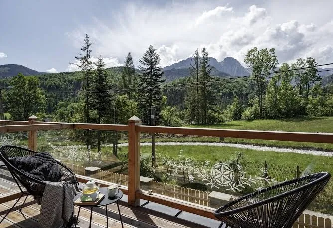 Biała Owca, Zakopane exterior view