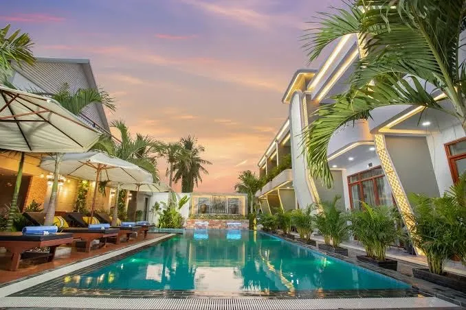Cambana La Rivière Hotel, Battambang exterior view