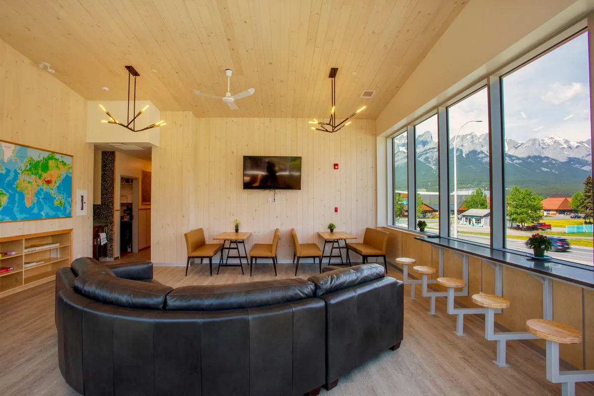 Canmore Downtown Hostel, Canadian Rockies exterior view