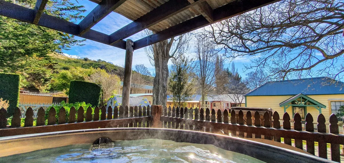 Cardrona Hotel, Queenstown Lakes exterior view