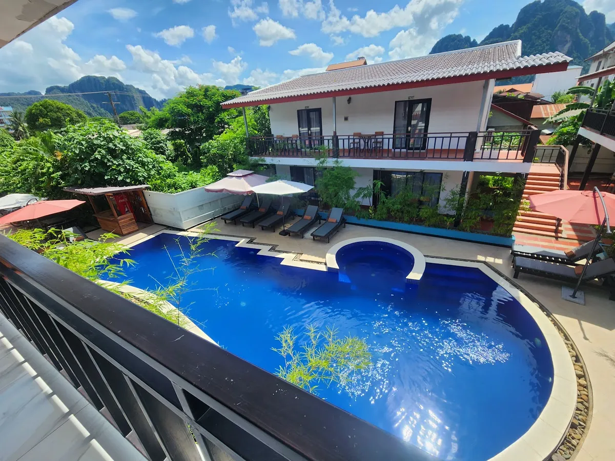 Champa Riverside Hotel, Vang Vieng exterior view