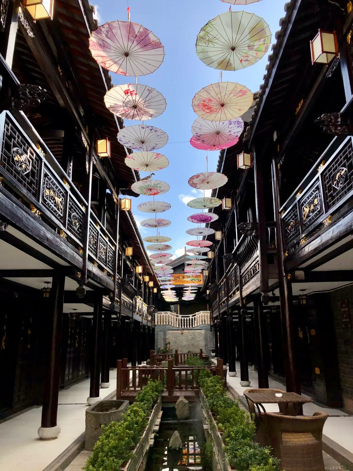 Chateau l'Act Hotel, Lijiang exterior view