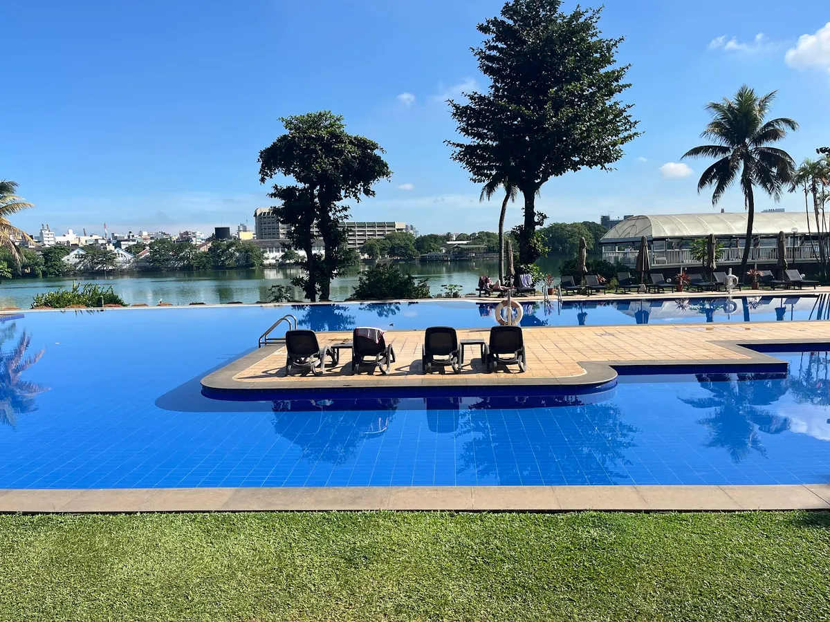Cinnamon Lakeside Colombo, Colombo exterior view