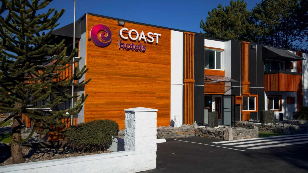 Coast Metro Vancouver Hotel, Vancouver exterior view