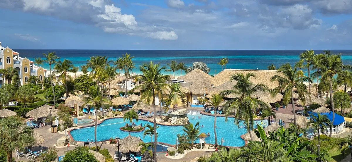 Costa Linda Beach Resort, Oranjestad exterior view