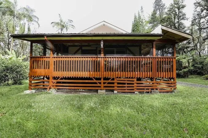 COZY HIDEAWAY IN THE OHIA RAINFOREST LOCATED BELOW VOLCANO NATIONAL PARK, Hawaiian Islands exterior view
