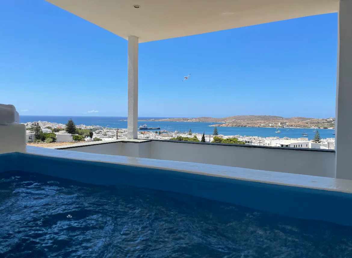 Crystal Dreams, Paros exterior view