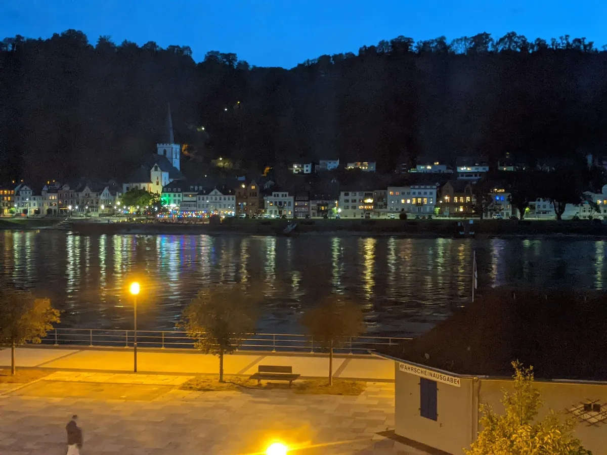 Das Loreley Weinstübchen, Rhine Valley exterior view