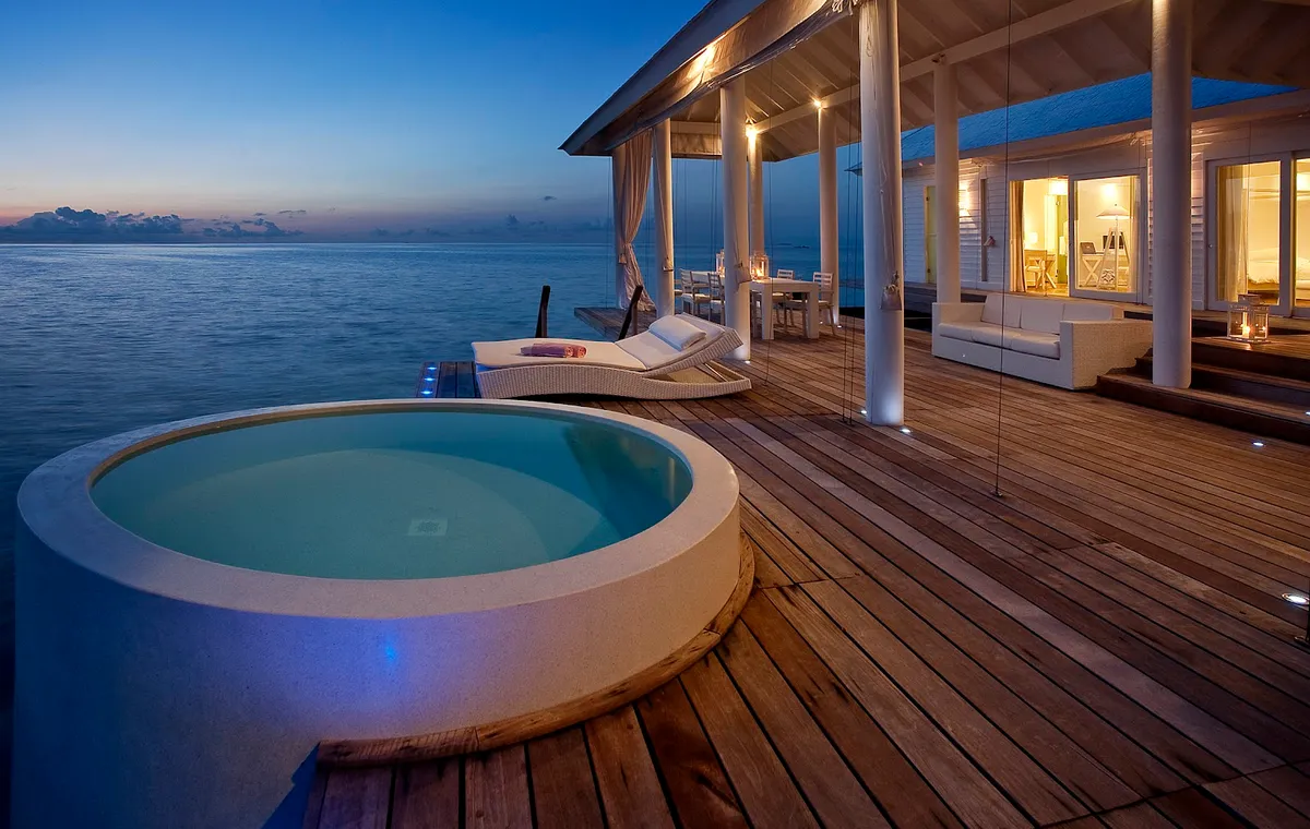 Diamonds Athuruga Maldives, Ari Atoll exterior view