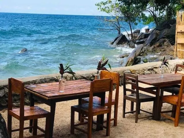 Dream House Malawi cottage - Three-Bedroom Apartment, Nkhata Bay exterior view