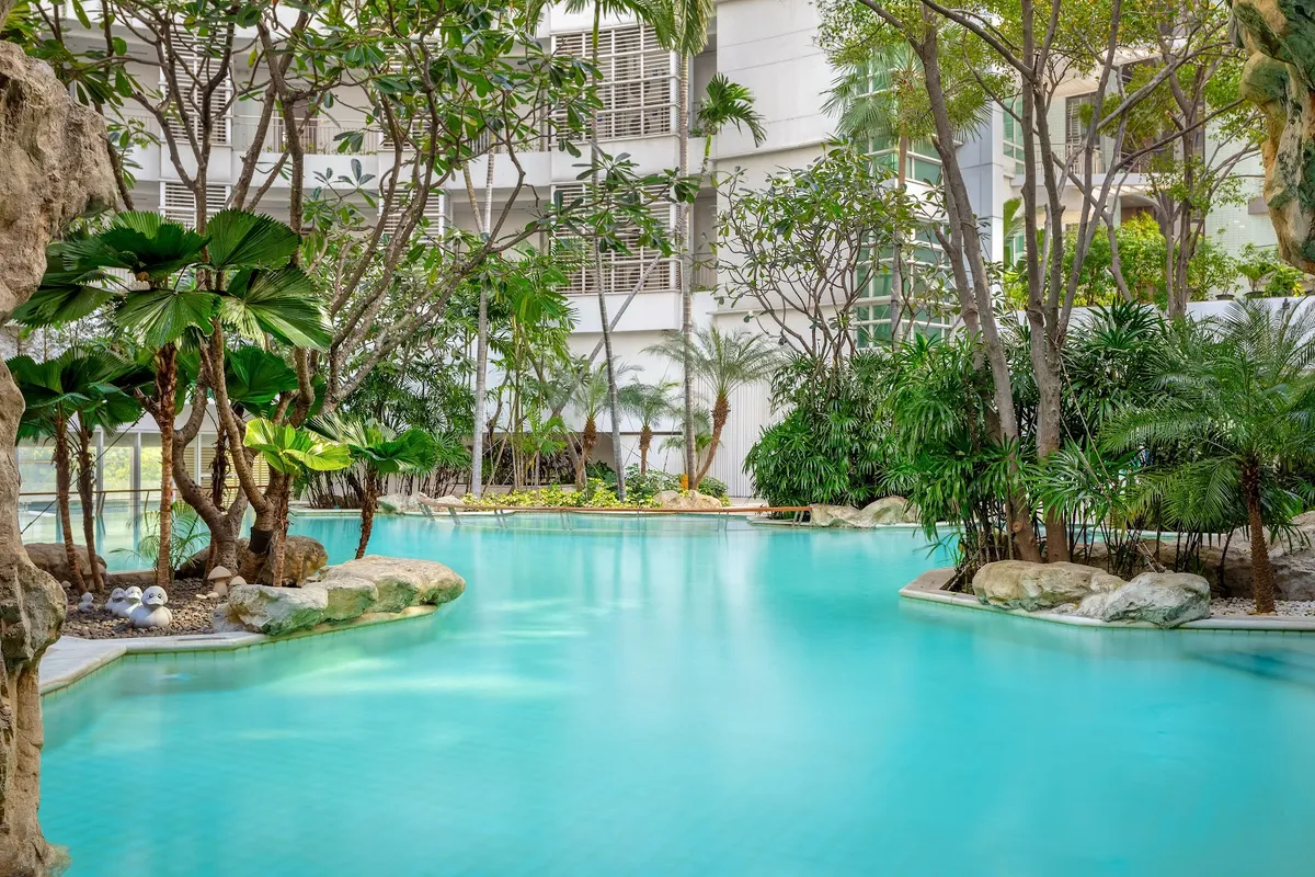 Dusit Suites Hotel Ratchadamri Bangkok, Bangkok exterior view