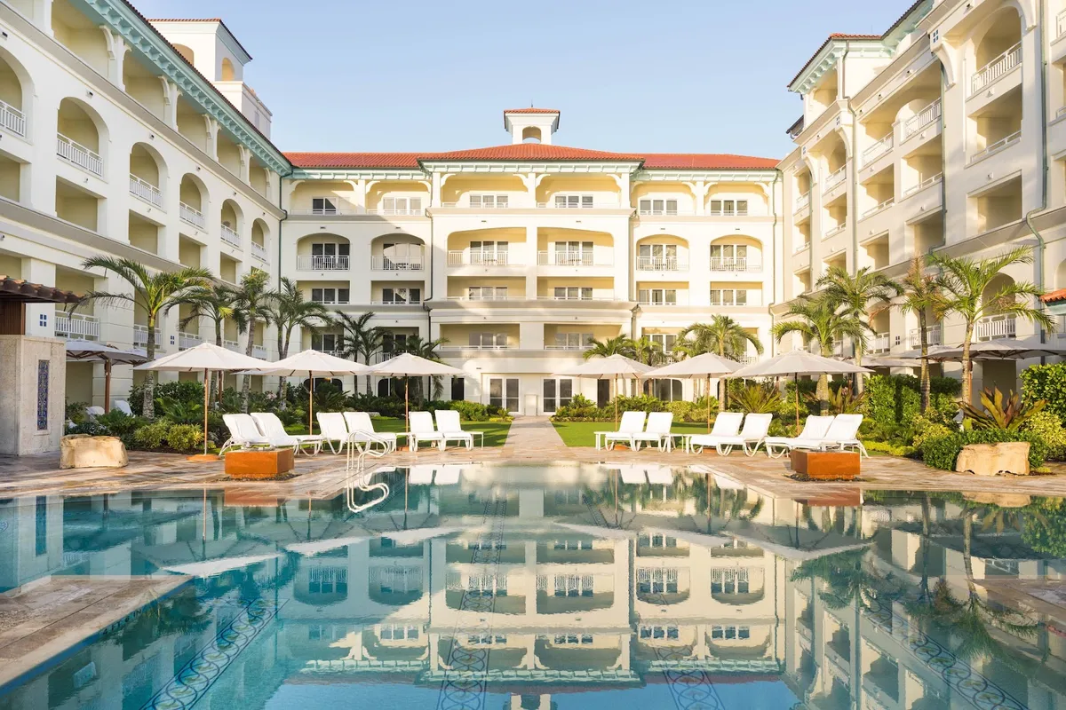 Eau Resort & Spa, Palm Beach exterior view