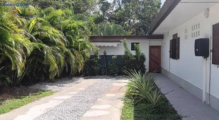 Éden, Cayenne exterior view