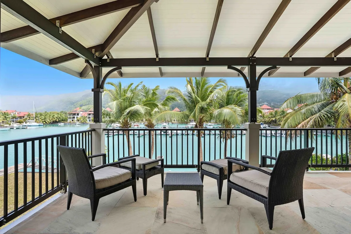Eden Island Luxury Accommodation, Victoria exterior view