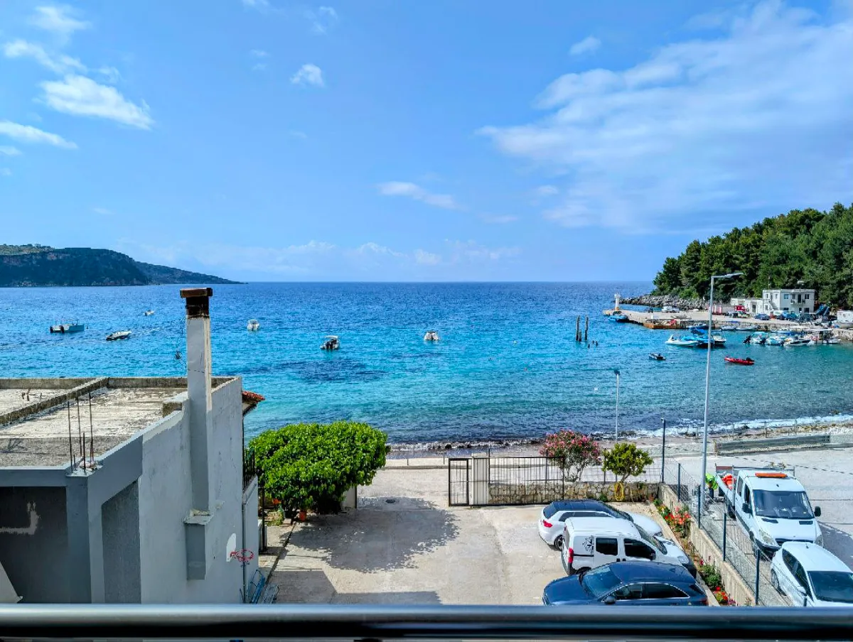 Endless Blue Himara, Himara exterior view